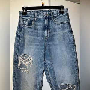 American Eagle Hi-Rise Curvy Mom Jeans. $20 obo!!
